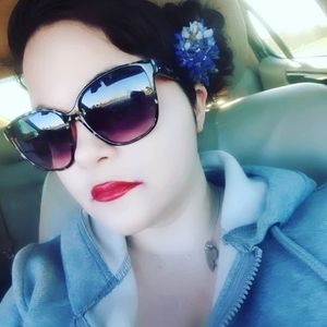 Meet your Posher, Felice